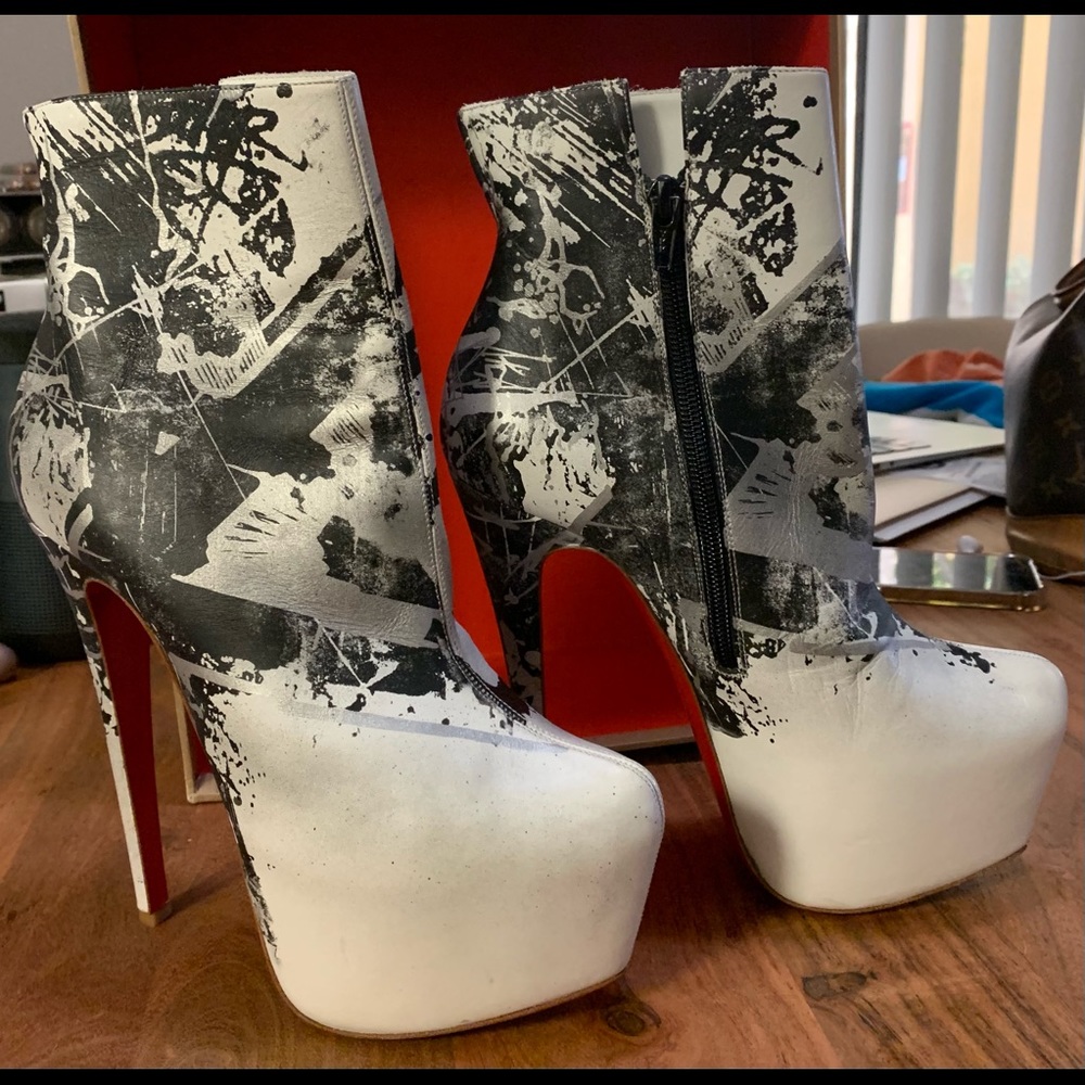 NEW IN BOX Christian Louboutin Black/White Booties